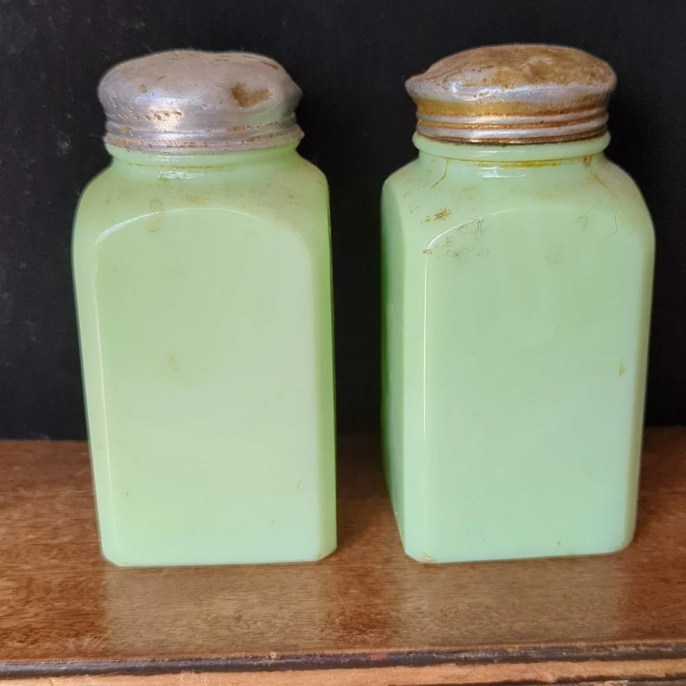 Mckee Jadeite Kitchenware Pepper Shaker - Picture 4 of 8